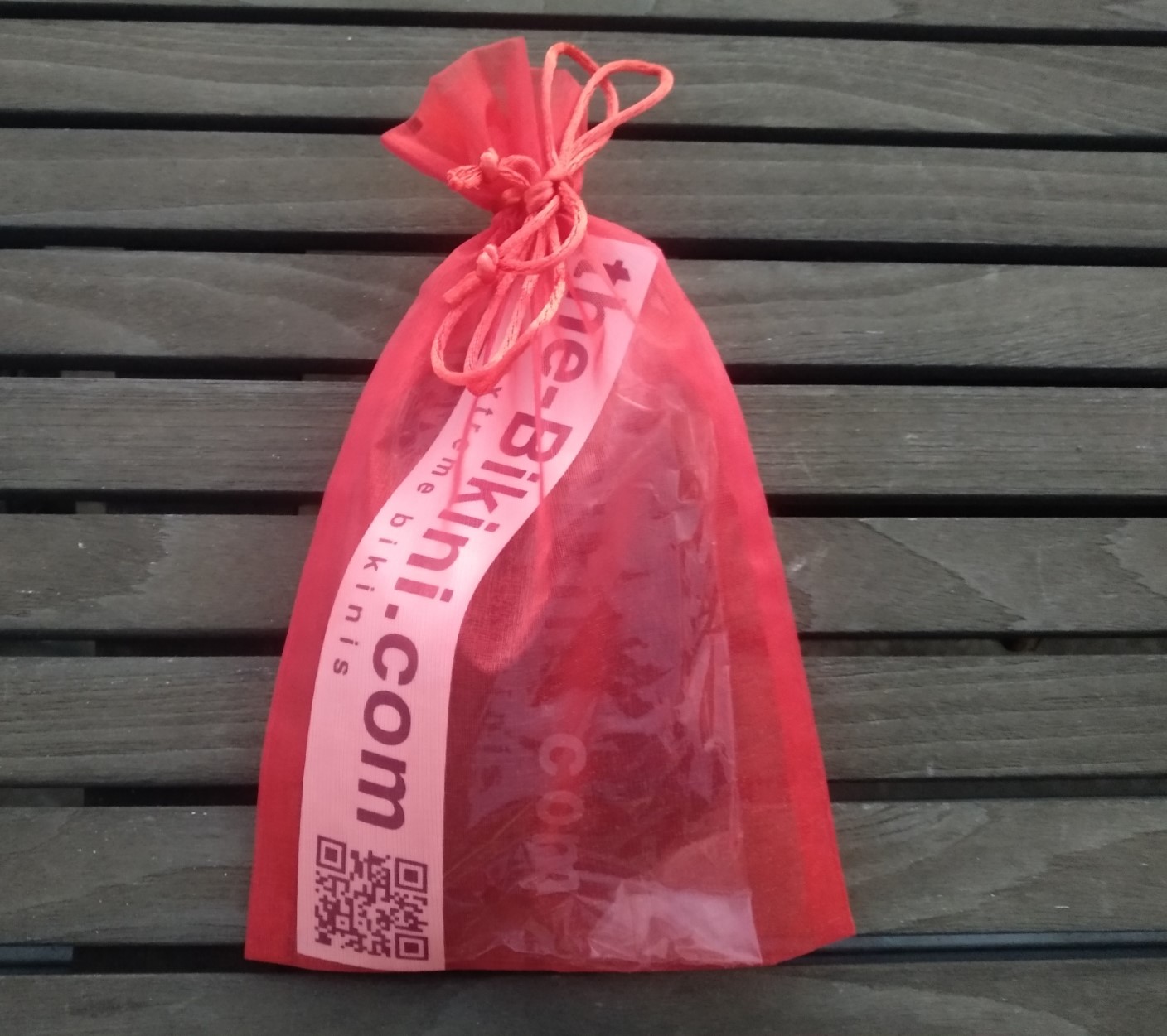 gift-wrapping-bikini-10