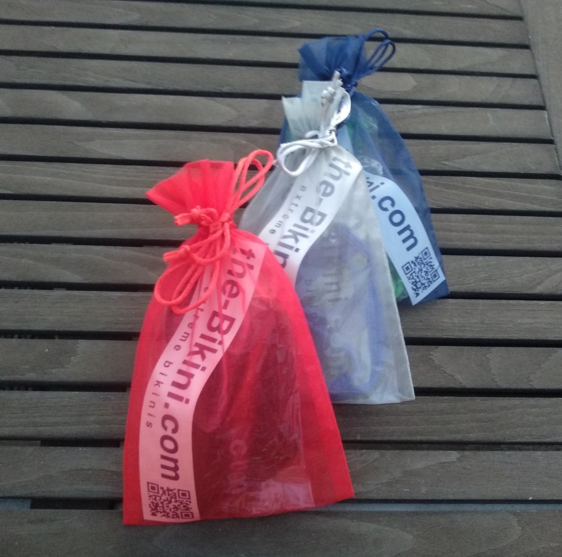 gift-wrapping-bikini-6