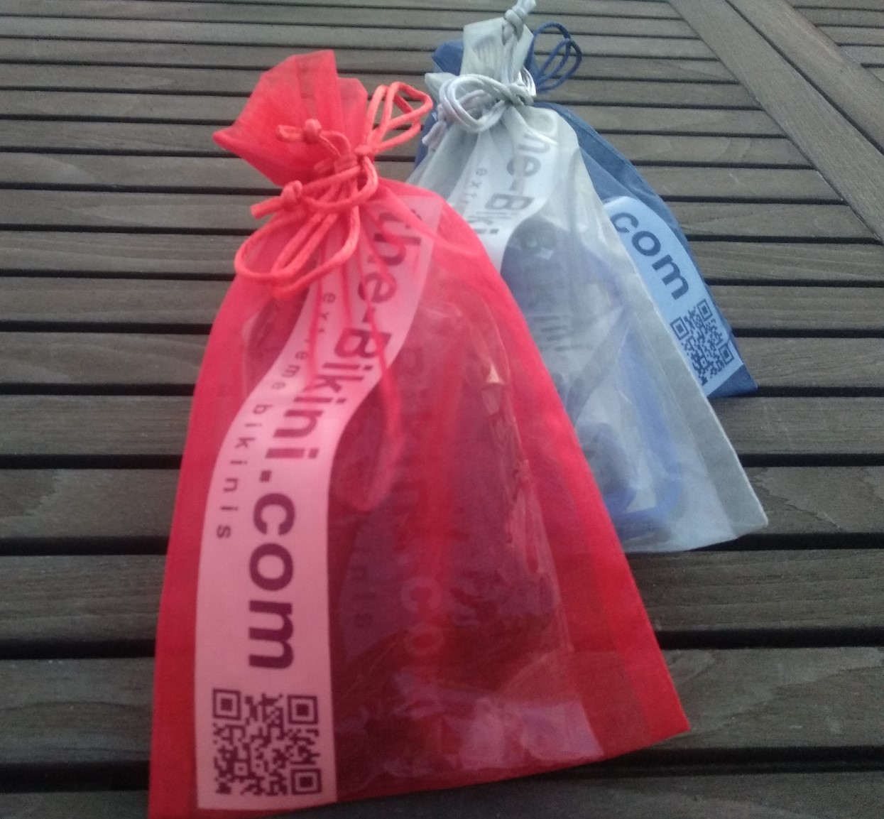 gift-wrapping-bikini-7